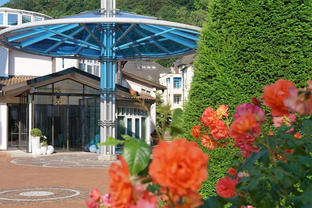维拉维塔罗森公园酒店 Marburg 外观 照片 Entrance of the German National Academy for Public Health at the Robert Koch Institute