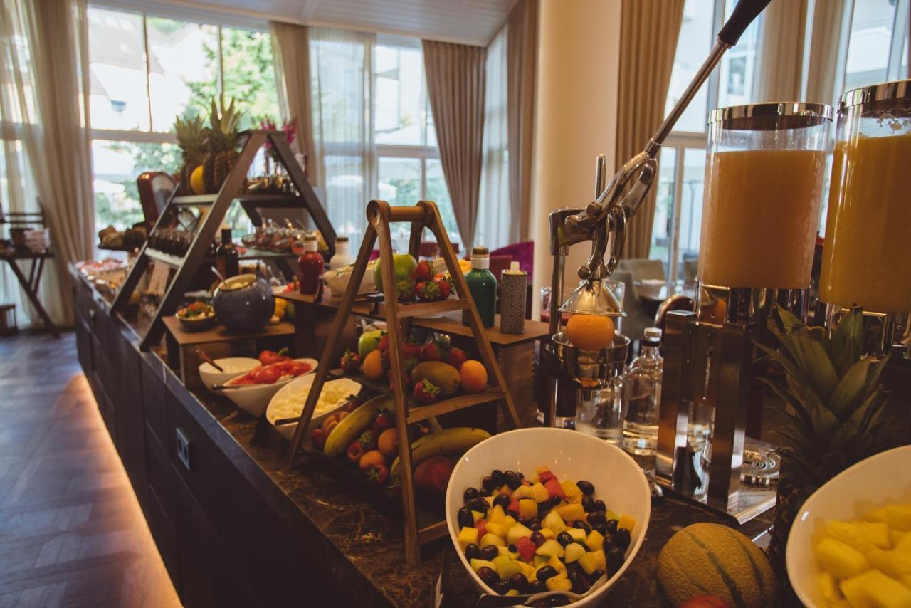 维拉维塔罗森公园酒店 Marburg 外观 照片 A fruit salad at a buffet